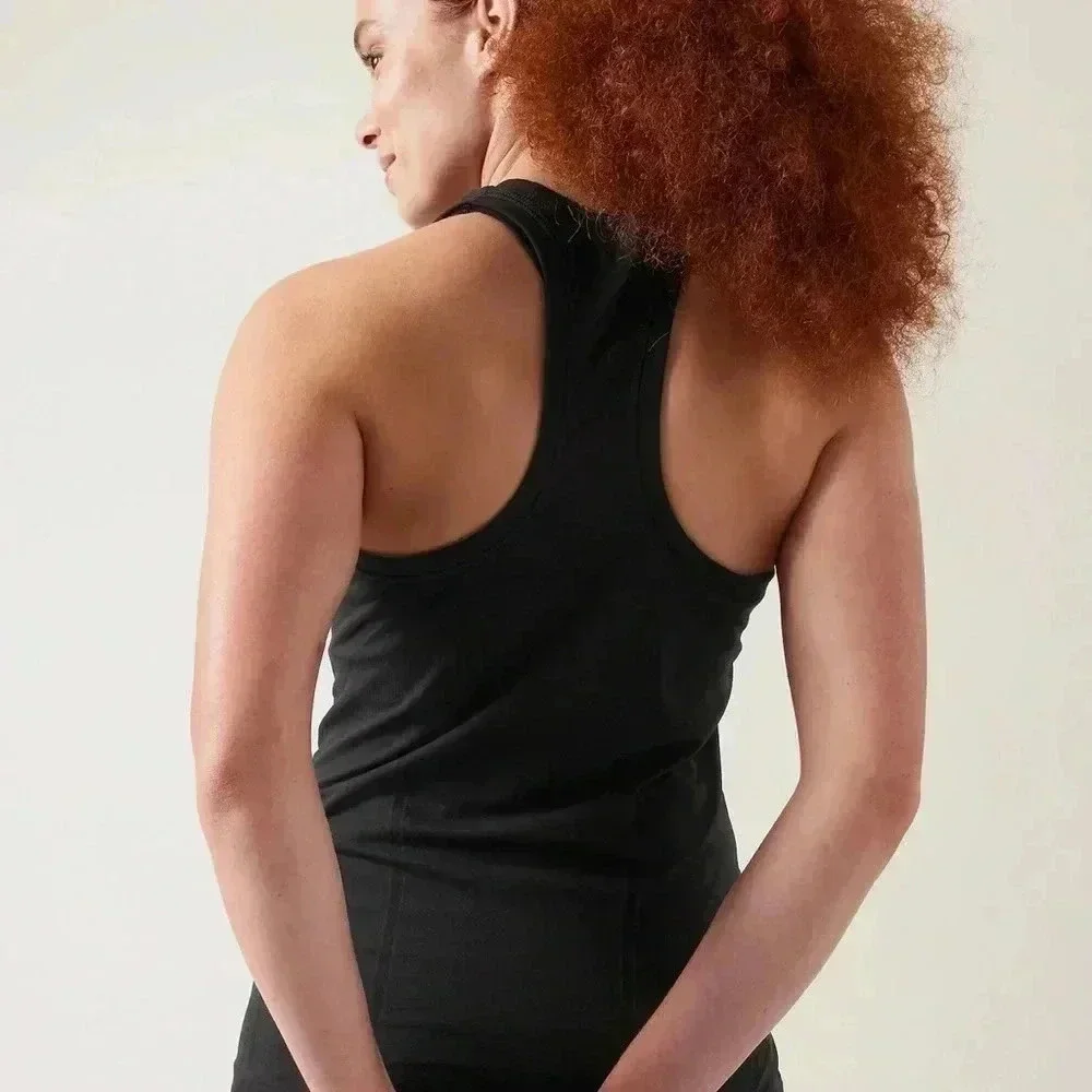 ATHLETA Momentum Seamless Tank Top Women’s Size Medium Black #530501 $59 Active